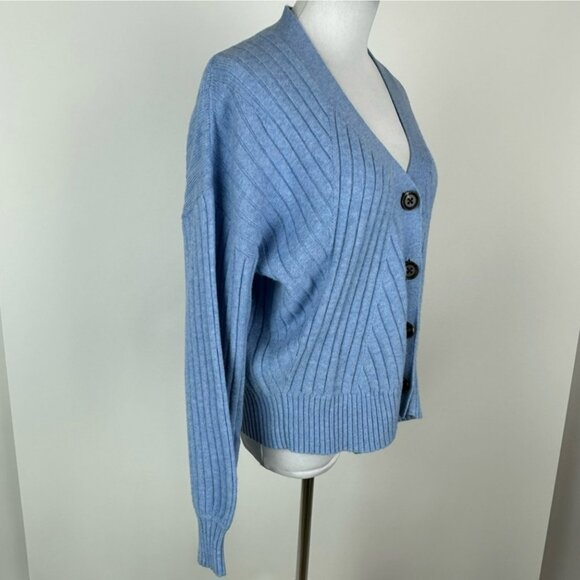 Cabi Scenic Cardigan Style # 5831 Light Blue Button Front Sweater - Size Large - Picture 4 of 15